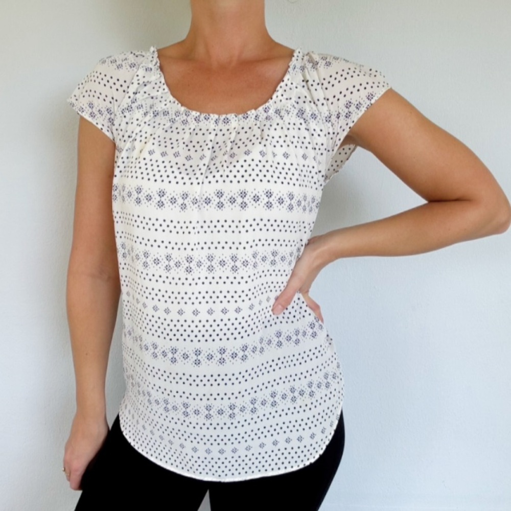 LC Lauren Conrad white floral dot print pleated neck tie back blouse size large